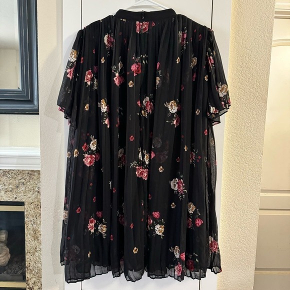 Zara FLOWING BLACK PRINTED FLORAL PLEATED JUMPSUIT MINI DRESS SIZE Medium - Picture 7 of 11